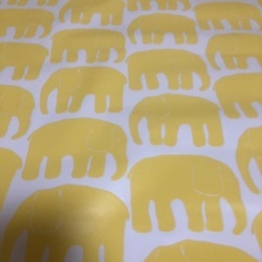 11.壁紙　のりなし　黄色　象柄　残り約1.1メートル
