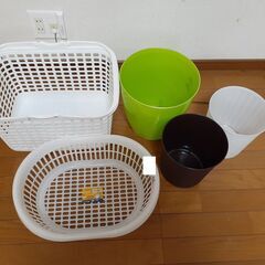 【中古】洗濯物カゴ　ゴミ箱　5点　／ 洗濯カゴ　洗濯用カゴ
