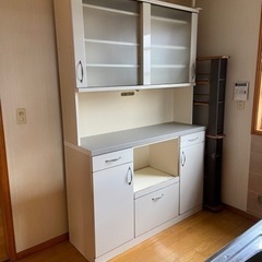 キッチンボード　大型　食器戸棚