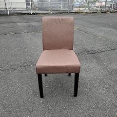 椅子8客比較的きれいですが、背もたれが、ゆるいです。