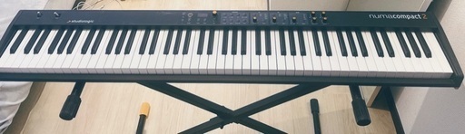 鍵盤楽器、ピアノ numa compact2