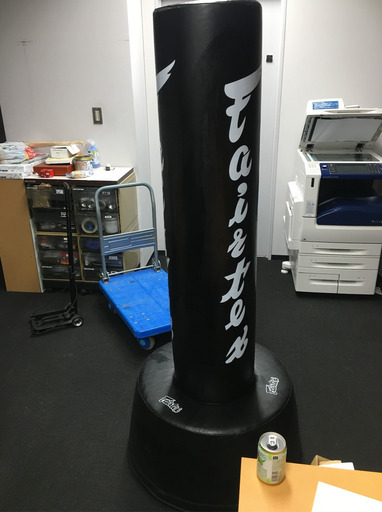 サンドバッグ中古　黒色　トレーニング用 サンドバッグ中古黒色トレーニング用