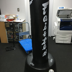 Fairtex】サンドバッグ 定価16万円 本格的な重量級据え置き型
