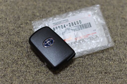 トヨタ純正 アルファード スマートキー (4つボタン)3個 送料込み トヨタ純正 アルファード スマートキー (4つボタン) 3個 送料込み