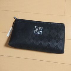 新品タグ付き GIVENCHY ポーチ