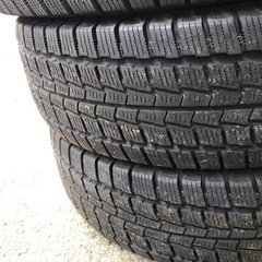 新品コレール高級ラインエンボス加工12枚-訳あり！ハイエース用 スタッドレスタイヤ 195/80R15 ハンコック パンク修理跡あり