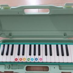 鍵盤ハーモニカ（スズキメロディオン）緑