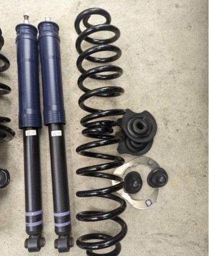 20アルファード純正サス