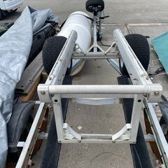 商談中 極太いタイヤ アルミ製 ジェット用小型ボート用の 台車