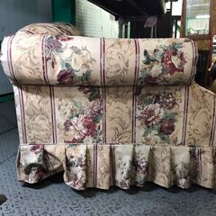 ３人掛けソファー　アンティーク　エレガント　花柄　おしゃれ　フレンチ　貝塚市　二色浜