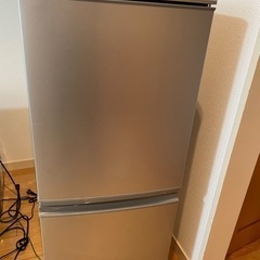 シャープ冷蔵庫　１３７ℓ 