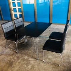 家具　テーブル　椅子　ブラック