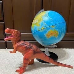 決まりました！地球儀、ティラノザウルス