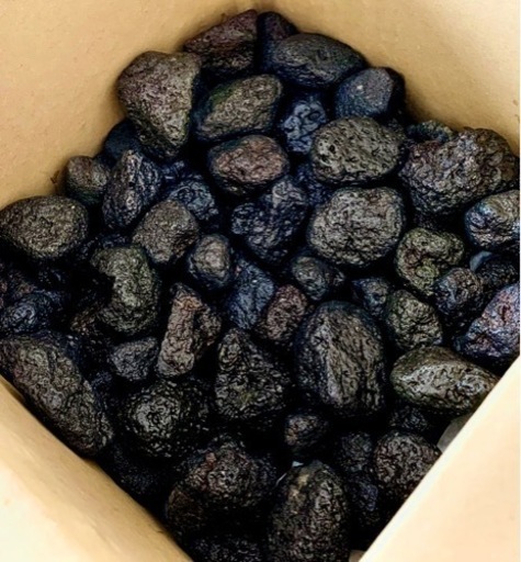 【土日限定】溶岩石 手のひらサイズ 軽トラ 一杯分 直接引き取り