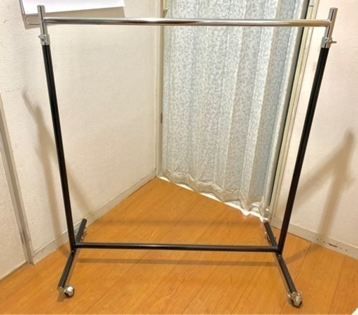 【募集終了】  丈夫なキャスター付きハンガーラック　ストッパー付き　横幅92cm  奥行き42cm