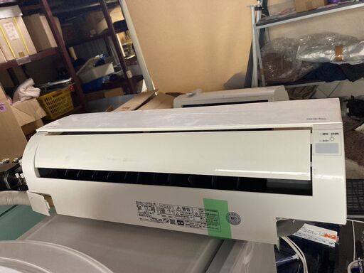 ☆中古￥19,800！【会員価格￥18,800】【店長おすすめ！】HITACHI　2.2kwルームエアコン　家電　2018年製　RAS-L22HE6(W)型　【BD039】