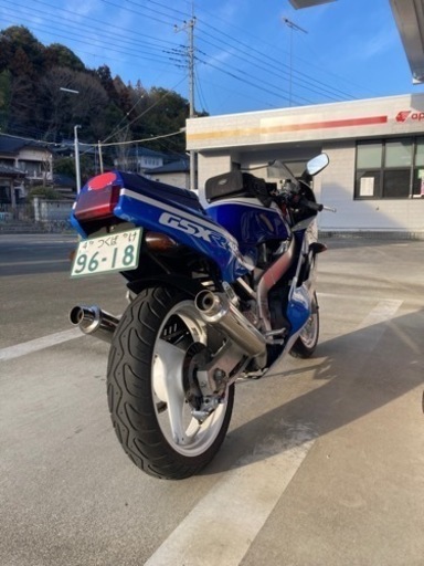 実働のレーサーレプリカ、GSXR400