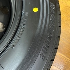 新車外し/TOYOTA/200系/ハイエース/2023年製/BRIDGESTONE/195/80R15/純正タイヤホイール/4本セット/キャップ付き！