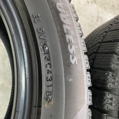 ブリヂストン BLIZZAK VRX2 235 50 18  4本