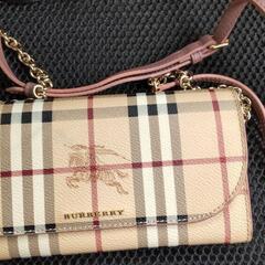 【美品】BURBERRYのウォレットチェーン財布