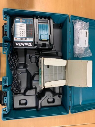 モノマニア四日市】【引取限定】マキタ makita 18V 充電式タッカ  