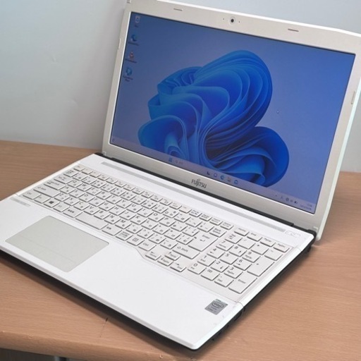 お取引完了【整備完了!!】パワフルノート Core i7 メモリ8G SSD512G