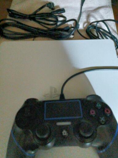 PS4本体+コントローラー+hdmiと電源ケーブル+ソフト6品