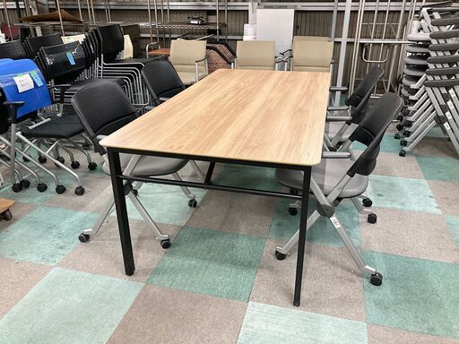 新品未使用　ミーティングテーブル　会議机　会議テーブル　作業台　ワークテーブル　1800x900xH700 　～750（キャスターの場合）　木目調　愛知　岐阜　一宮市　グッドプライス一宮