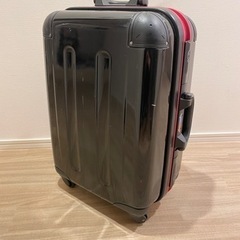 キャリーケース　スーツケース　黒　