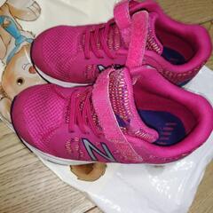 New Balance　子供靴