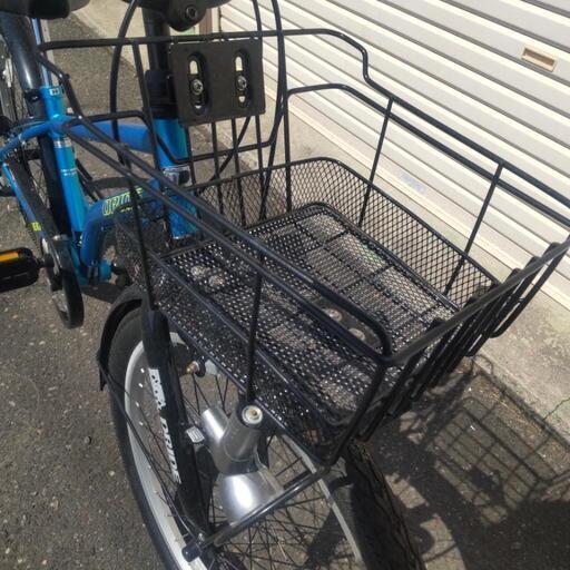 小学校三年生くらいからの対応と思われる24インチサイズのクロスバイク