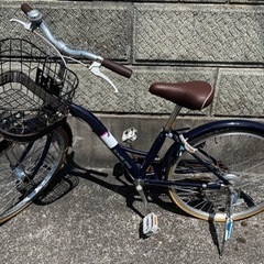 自転車 紺色 パンクあり