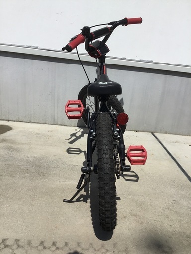 キッズバイク。HARO BYKES のZ SERIES 16です。