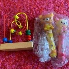 知育玩具とリラックマのガラガラ