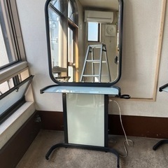 1台でも可能です。0円❗️美容室専用　定価15万円🤩ドレッサー　2台　