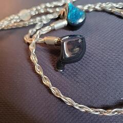 G4 8BA (小割れ剥がれアリ) おまけケーブル有り G4 8BA (小割れ剥がれアリ) おまけケーブル有り