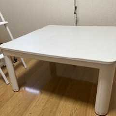 ホワイトテーブル