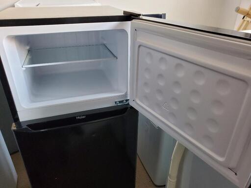 即使用出来ますよ❗2019年式❗クリーニング済みでキレイ‼️人気の黒ハイアール130L冷凍冷蔵庫❗