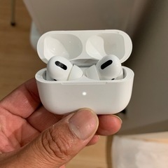 AirPods ケースと本体のみ