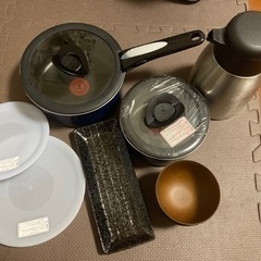 【引取先決定】ティファール鍋2つ、魔法瓶ポット、皿