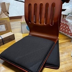 しっかりとした木製座椅子