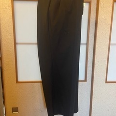 ウエスト150cm 黒スラックス　ほぼ未使用