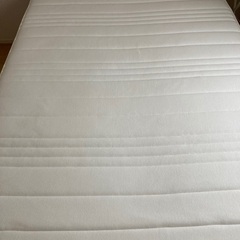 ダブルベッド　イケア　