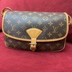 LOUIS VUITTON　ルイヴィトン　ソローニュ　モノグラム...