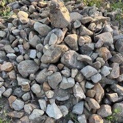 石　たくさん