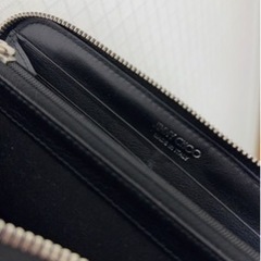 ジミーチュウ　長財布　ファスナータイプ