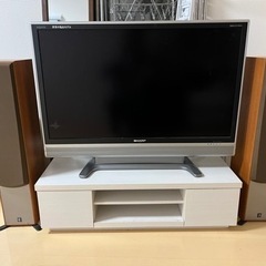 42型テレビ.台.スピーカー.ファイアTVスティック