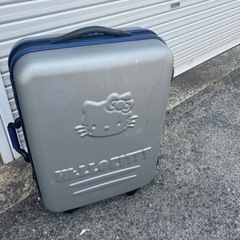 Hello kitty スーツケース