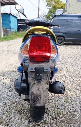 優れたエンジン。 非常に速いバイク。 キムコ ( Vitality 50). バッテリーは新品です。 フロントタイヤほぼ新品です。 リヤタイヤはほぼ新品です。 フロントディスクブレーキ。 サイドスタンド付き。  ◆安い価格で安心して乗れる良いバイクを提供しています。 優れたエンジン。 非常に速いバイク。 キムコ ( Vitality 50