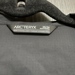 新品タグ付 アークテリクス スコーミッシュフーディXS 黒 23SS